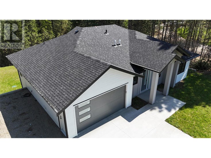 245 PROSPECT Drive - Grand Forks House for Sale, 4 Bedrooms (2474933)