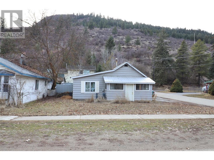 8185 Riverside Drive - Grand Forks House for Sale, 2 Bedrooms (10338286)