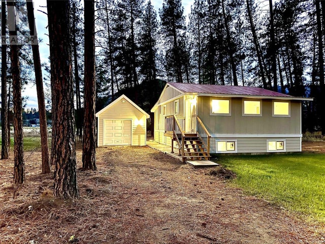 8127 Donaldson Drive - Grand Forks House for Sale, 2 Bedrooms (10352059)