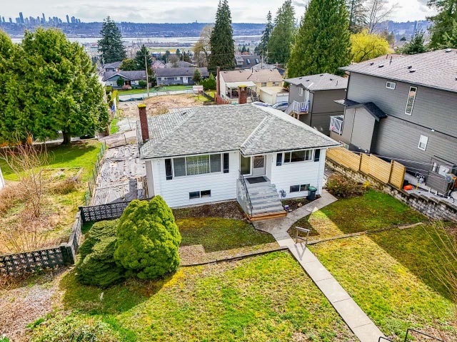 1042 Madore Avenue - Central Coquitlam Single Family Residence for Sale, 3 Bedrooms (R2986439)