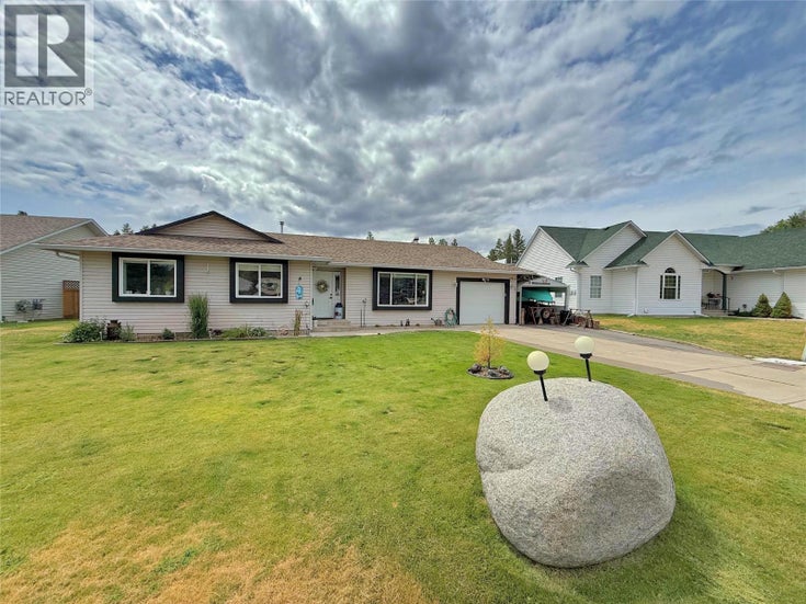 8 EAGLE Crescent - Princeton House for Sale, 3 Bedrooms (10367605)