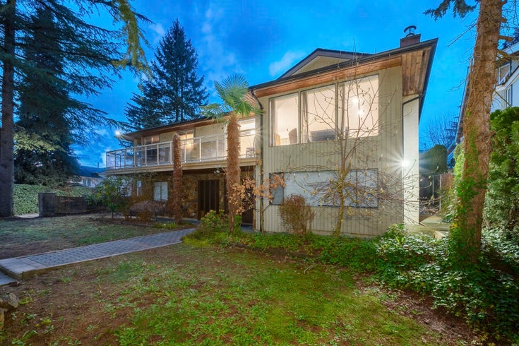5305 Eglinton Street - Deer Lake Place Single Family Residence, 5 Bedrooms (R3004374)