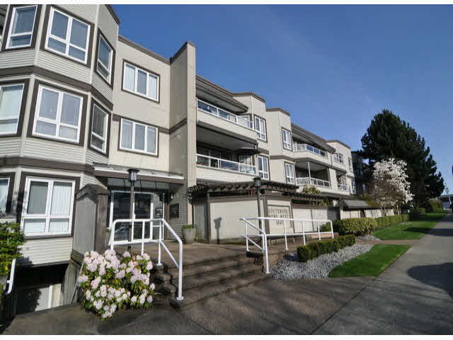 109 1840 E Southmere Crescent - Sunnyside Park Surrey Apartment/Condo, 2 Bedrooms (F1308579)