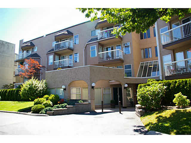 203 1860 E Southmere Crescent - Sunnyside Park Surrey Apartment/Condo, 1 Bedroom (F1445456)