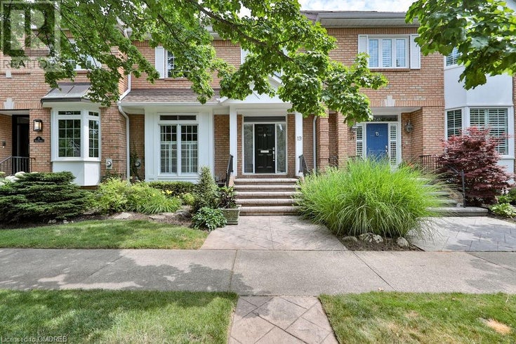 19 CHISHOLM Street - Oakville Row / Townhouse for sale, 3 Bedrooms (40175825)