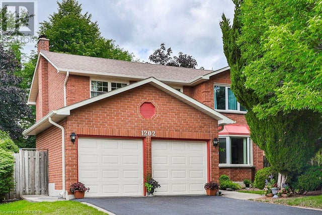 1202 OLD CARRIAGE Way - Oakville House for sale, 4 Bedrooms (40304359)