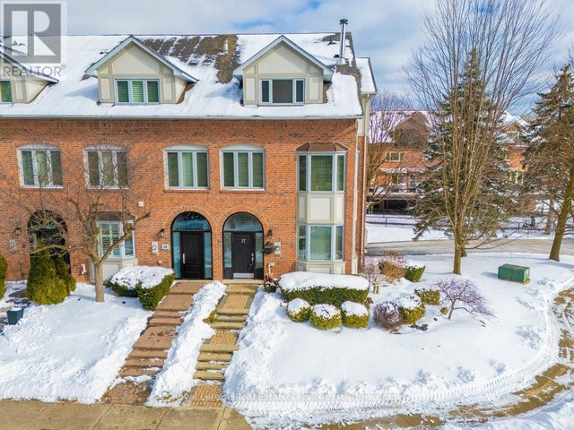 27 SOUTHAVEN PLACE - Oakville (1001 Br Bronte) Row / Townhouse for Sale, 3 Bedrooms (W11971215)