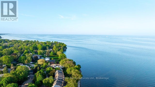 2086 LAKESHORE ROAD W - Oakville (1001 Br Bronte) Row / Townhouse for Sale, 3 Bedrooms (W12014116)