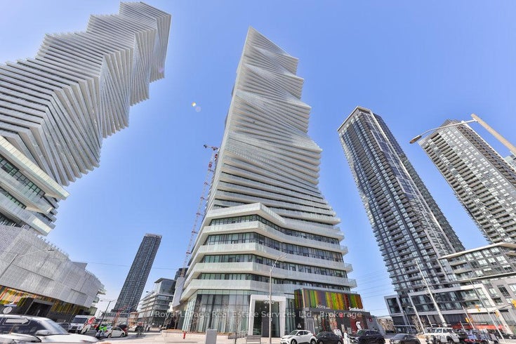 6005 - 3900 Confederation Parkway - City Centre Condo Apartment for Sale, 2 + 1 Bedrooms (W12748874)