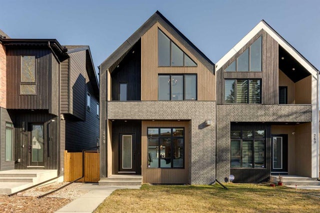 258 22 Avenue   - Tuxedo Park Semi Detached (Half Duplex) for Sale, 5 Bedrooms (A2216832)