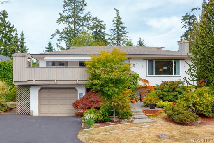 1310 Knute Way - CS Brentwood Bay Single Family Residence, 5 Bedrooms (414987)