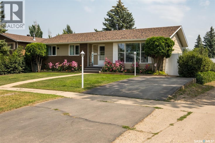 2474 15th AVENUE E - Prince Albert House for Sale, 4 Bedrooms (SK015222)