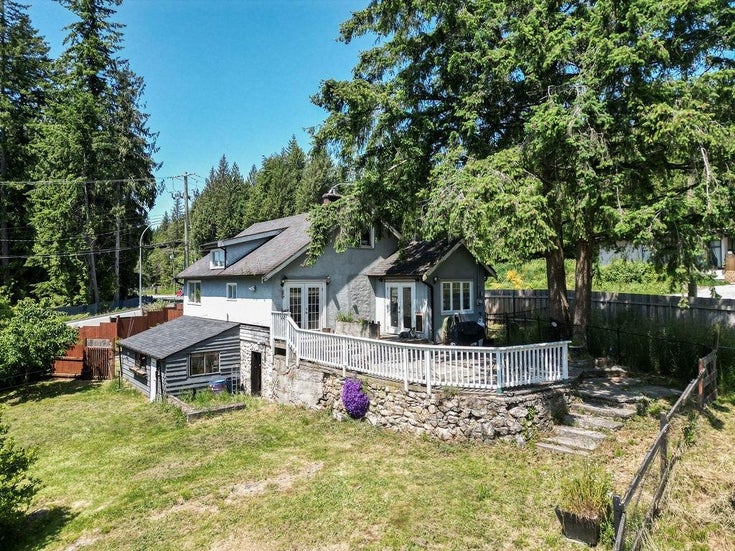 1010 Joe Road - Roberts Creek Single Family Residence for Sale, 4 Bedrooms (R3014530)