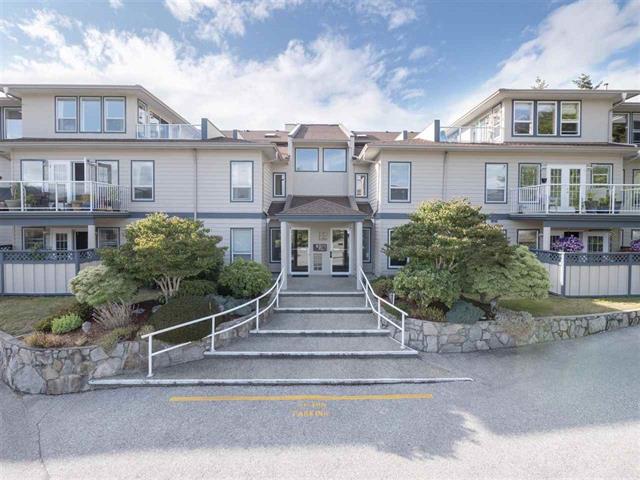 #204-5768 Marine Way - Sechelt District Apartment/Condo for sale, 2 Bedrooms (R2388452)