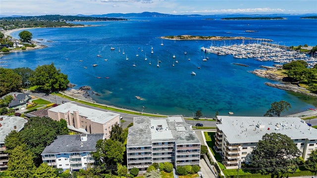 504 - 1450 Beach Dr - OB South Oak Bay Condo Apartment for Sale, 2 Bedrooms (1004381)