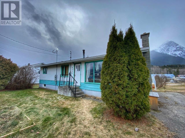 4332 12TH AVENUE - New Hazelton House for Sale, 4 Bedrooms (R2981465)