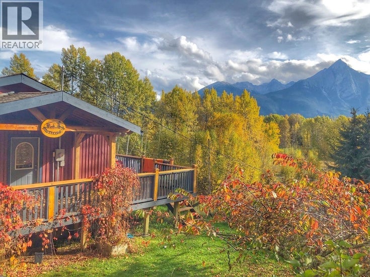 3440 BENCH ROAD - Hazelton House for Sale, 4 Bedrooms (R3036191)
