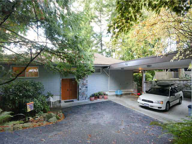 90 Panorama Road - Lions Bay House/Single Family for sale, 2 Bedrooms (V977721)