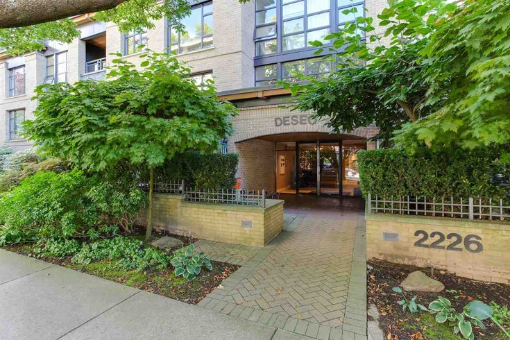 403 2226 W 12th Avenue - Kitsilano Apartment/Condo, 2 Bedrooms (R2199381)