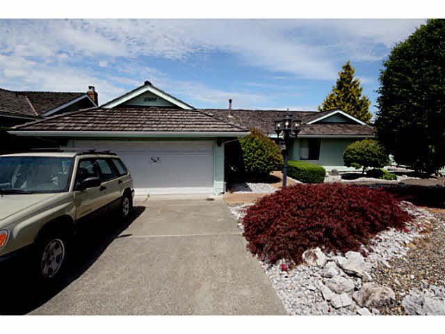 5463 Wildwood Crescent - Cliff Drive House/Single Family, 3 Bedrooms (V1130998)