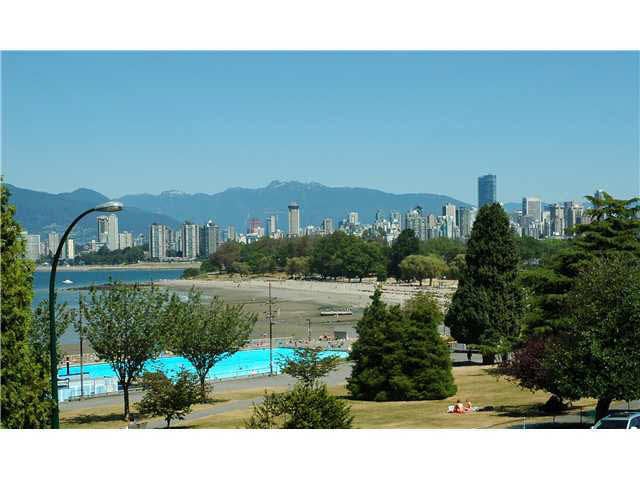 300 2386 Cornwall Avenue - Kitsilano Apartment/Condo, 2 Bedrooms (V844188)