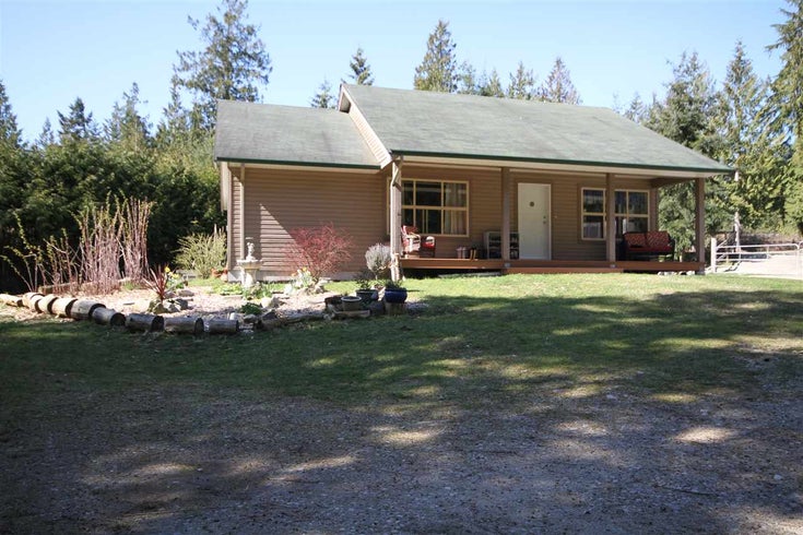 3146 Hansen Road - Roberts Creek House with Acreage for sale, 3 Bedrooms (R2450729)