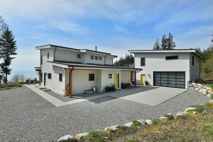1122 Firburn Road - Roberts Creek Single Family Residence, 4 Bedrooms (R2988325)