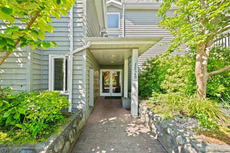 204 - 1528 Bowser Avenue - Norgate Apartment/Condo for Sale, 1 Bedroom (R3051406)