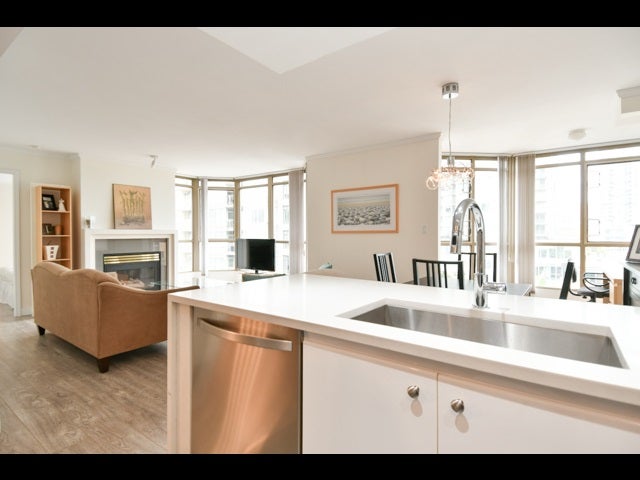1205 867 Hamilton Street - Downtown VW Apartment/Condo for sale, 2 Bedrooms (R2403681)