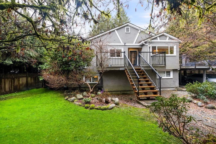 4233 Capilano Road - Canyon Heights NV Single Family Residence for Sale, 5 Bedrooms (R2996488)