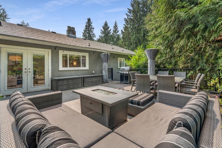 4233 Capilano Road - Canyon Heights NV Single Family Residence for Sale, 5 Bedrooms (R3046170)