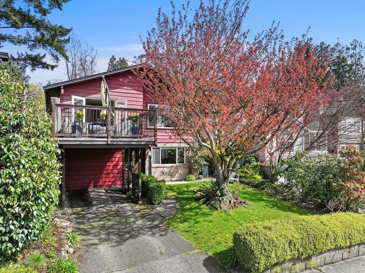 3300 Mahon Avenue - Upper Lonsdale Single Family Residence for Sale, 5 Bedrooms (R2992096)