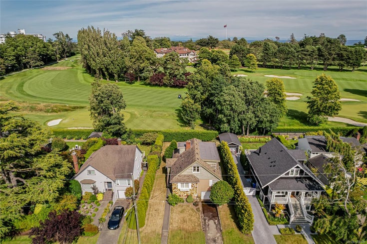 787 Newport Ave - OB South Oak Bay Single Family Residence for Sale, 3 Bedrooms (1008149)