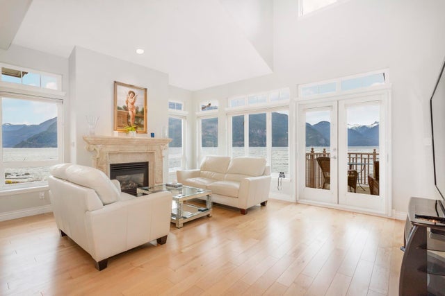 7 Beach Drive - Furry Creek Townhouse for Sale, 4 Bedrooms (R3014311)
