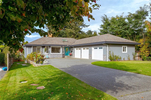 4962 HIGHGATE Rd - SE Cordova Bay Single Family Residence for sale, 5 Bedrooms (978447)