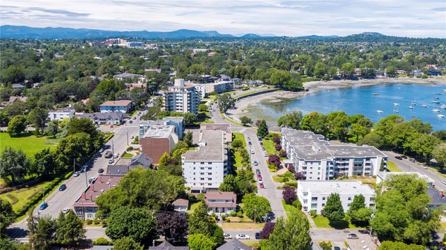 2634/2636 Currie Rd - OB South Oak Bay Full Duplex for Sale, 4 Bedrooms (993829)