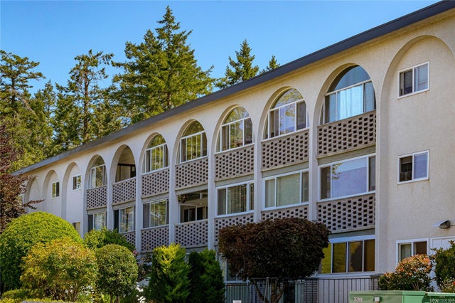301 - 2040 White Birch Rd - Si Sidney North-East Condo Apartment for Sale, 1 Bedroom (1008144)