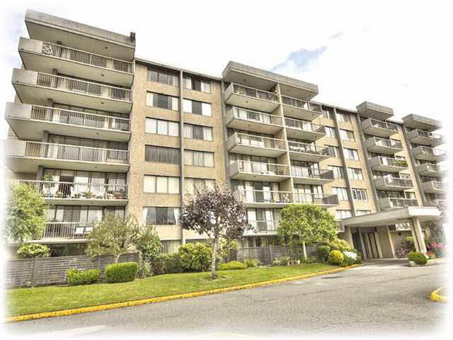 704 9300 Parksville Drive - Boyd Park Apartment/Condo for sale, 3 Bedrooms (V959119)