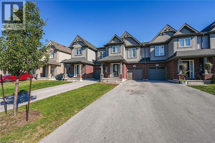152 HERON Street - Welland Row / Townhouse for Sale, 3 Bedrooms (40767860)
