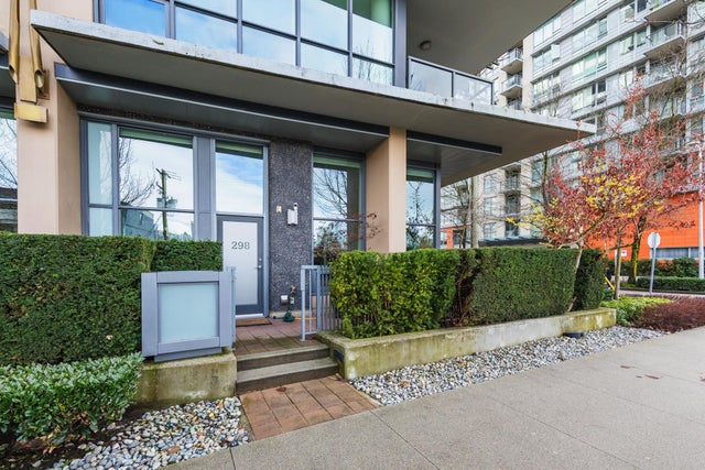 298 W 1ST AVENUE - False Creek Apartment/Condo for Sale, 2 Bedrooms (R2971480)