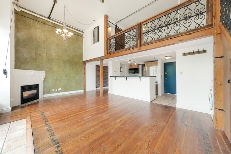 215 - 2001 Wall Street - Hastings Apartment/Condo for Sale, 1 Bedroom (R3001632)