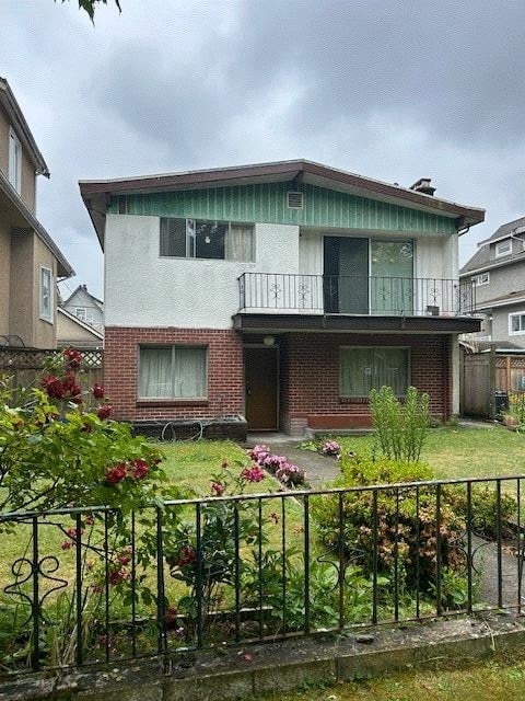 1320 E 11th Avenue - Grandview Woodland Single Family Residence for Sale, 5 Bedrooms (R3020780)