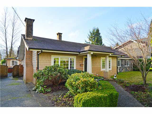 1541 Ross Road - Westlynn Terrace House/Single Family for sale, 5 Bedrooms (V1101076)
