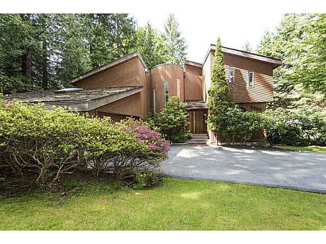 8565 Bedora Place - Howe Sound House/Single Family, 5 Bedrooms (V1122089)