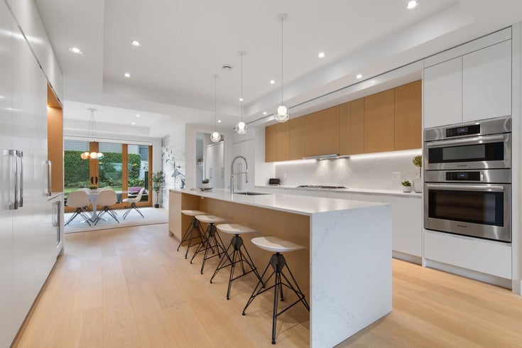 452 E 5th St, North Vancouver, BC - Lower Lonsdale Single Family Residence, 6 Bedrooms (R2977054)