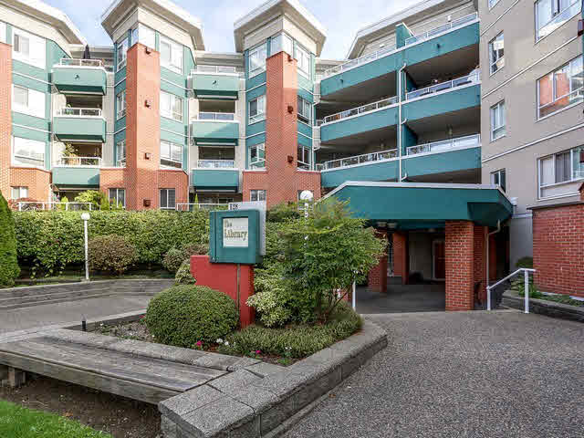 206 128 W 8th Street - Central Lonsdale Apartment/Condo, 2 Bedrooms (V1089702)