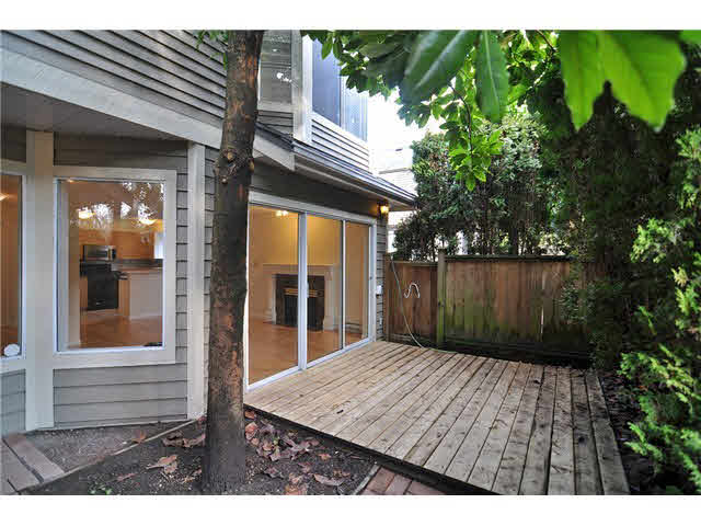 6 848 W 16th Street - Mosquito Creek Townhouse, 2 Bedrooms (V1042805)