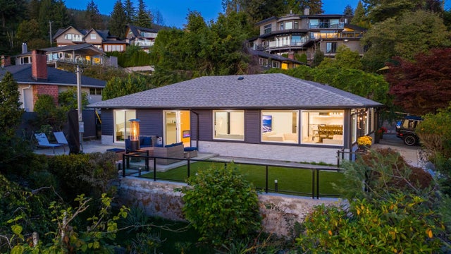3812 Dalkeith Drive - Upper Lonsdale Single Family Residence for Sale, 2 Bedrooms (R2985931)