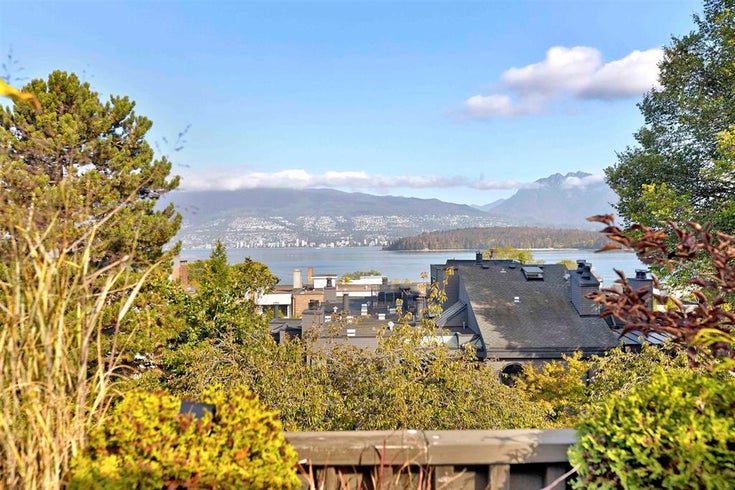 301 2458 YORK AVE, Vancouver BC - Kitsilano Apartment/Condo for sale, 1 Bedroom (R2799436)