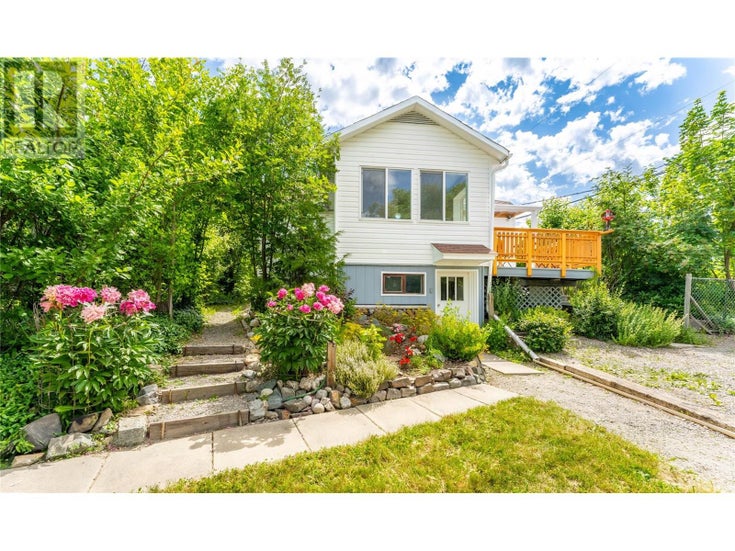 133 6TH  S Avenue - Creston House for Sale, 2 Bedrooms (10353069)